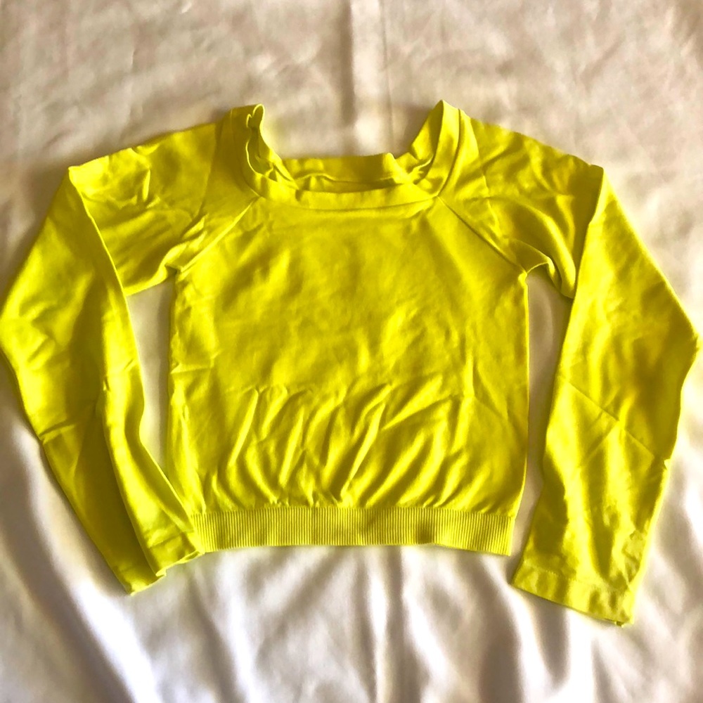 Long sleeve crop top